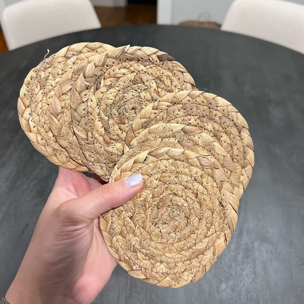 Natural braided and woven coasters - Picture 3 of 3